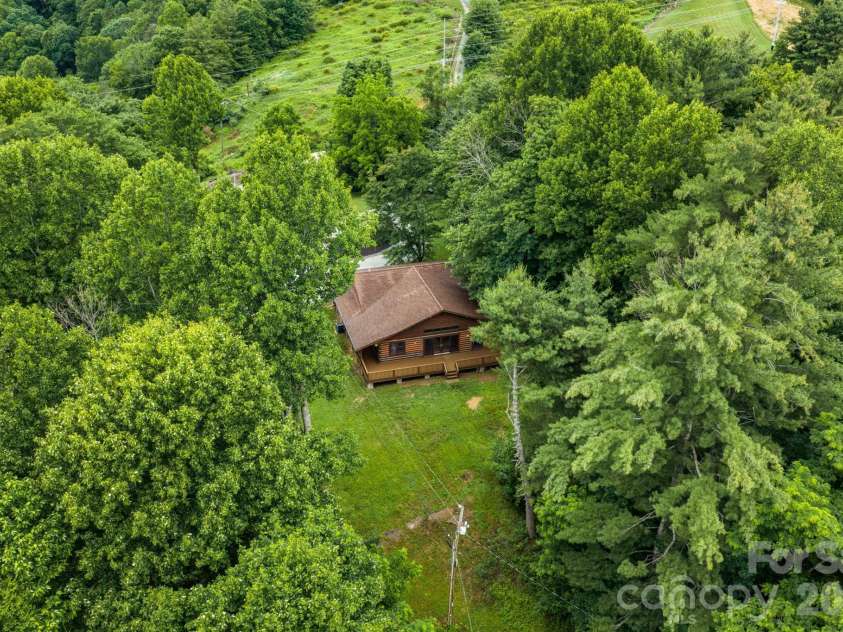633 Wilson Lane, Boone, NC 28607.  MLS# CAR4397666, YatesRealty ID 32858. 