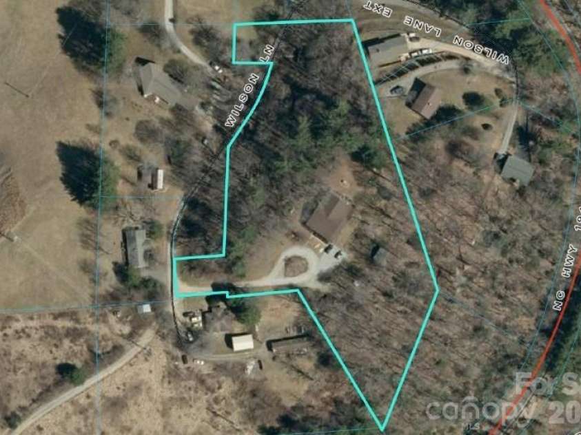 633 Wilson Lane, Boone, NC 28607.  MLS# CAR4397666, YatesRealty ID 32858. 
