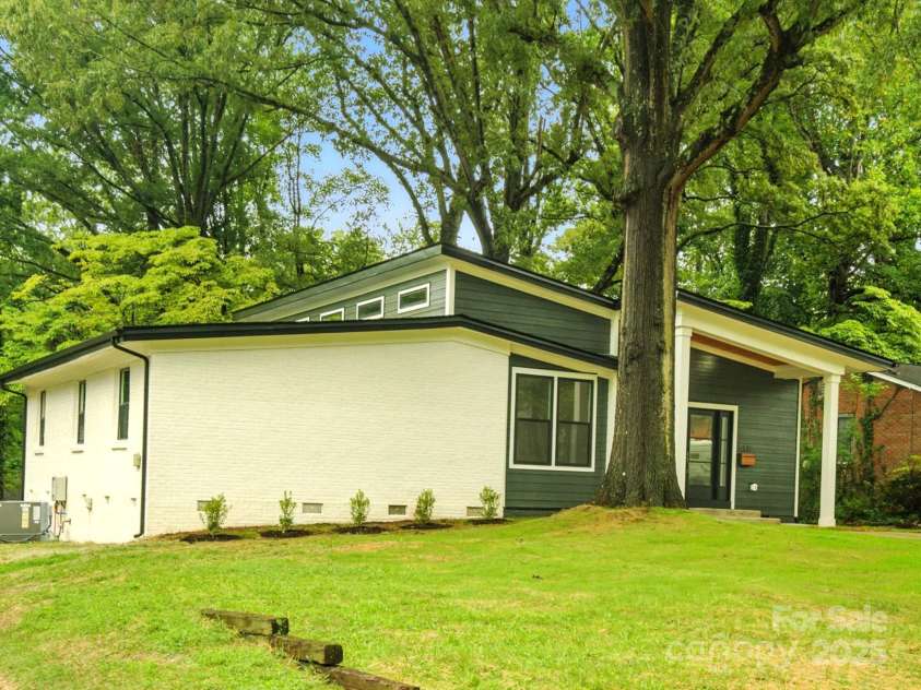 5331 Coburg Avenue, Charlotte, NC 28215.  MLS# CAR4290104, YatesRealty ID 32860. 