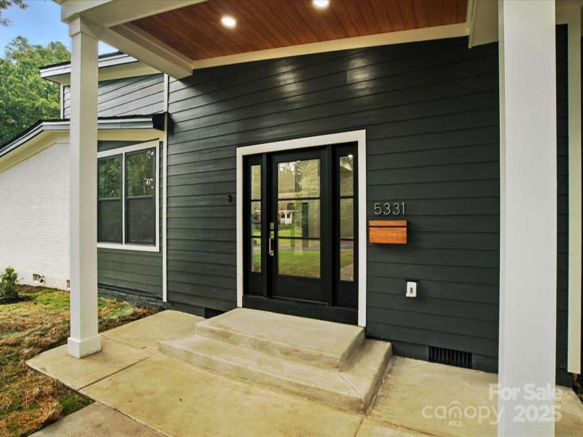 5331 Coburg Avenue, Charlotte, NC 28215.  MLS# CAR4290104, YatesRealty ID 32860. 