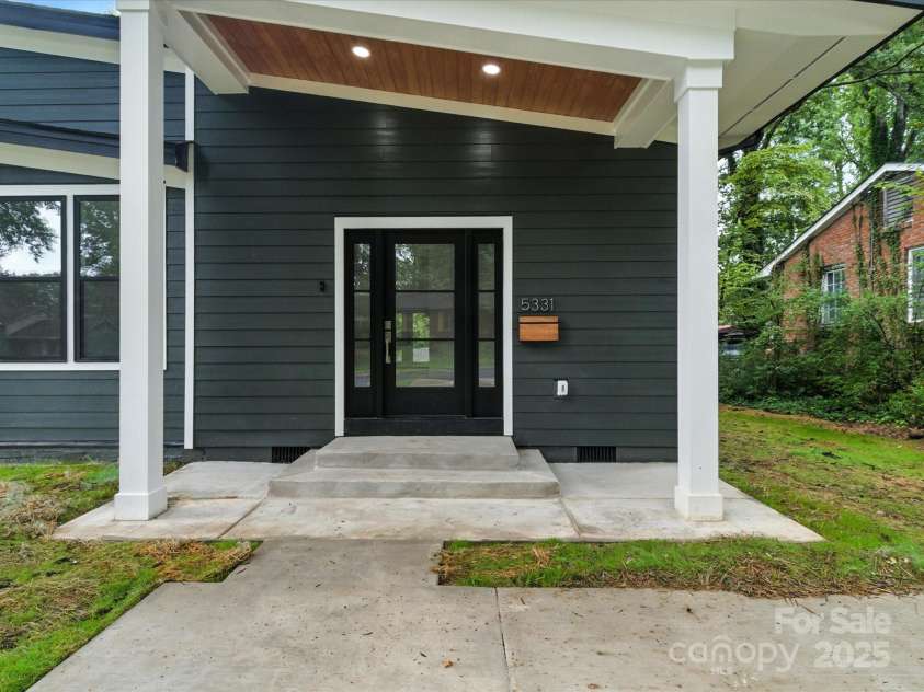 5331 Coburg Avenue, Charlotte, NC 28215.  MLS# CAR4290104, YatesRealty ID 32860. 