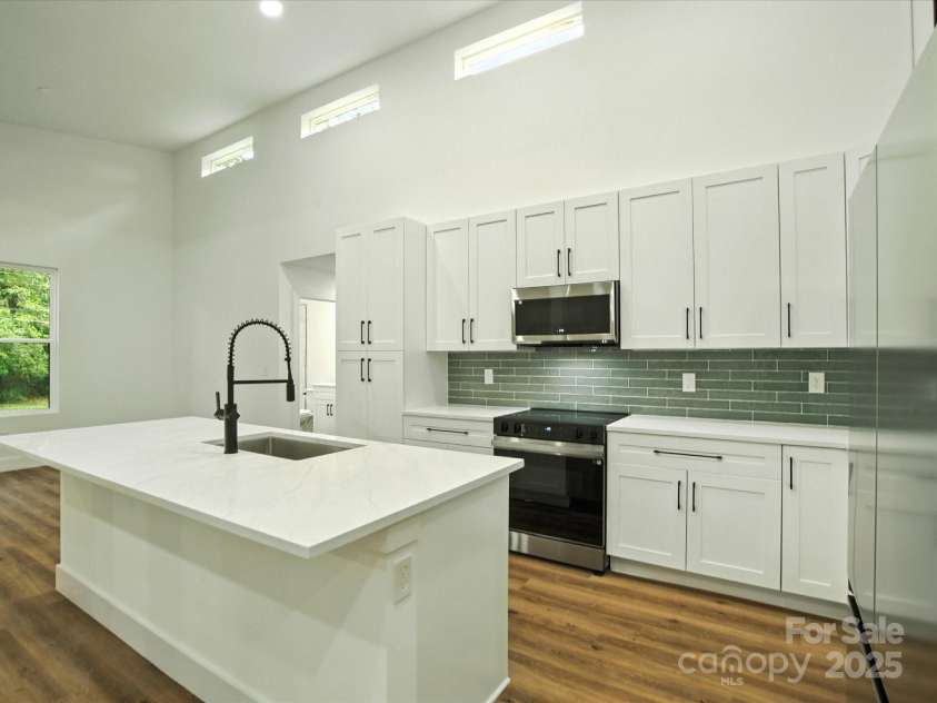 5331 Coburg Avenue, Charlotte, NC 28215.  MLS# CAR4290104, YatesRealty ID 32860. 
