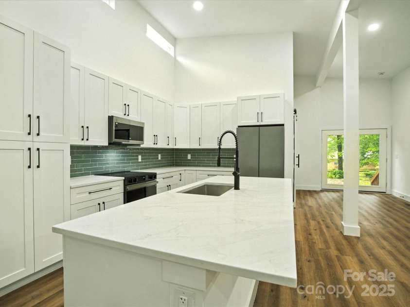 5331 Coburg Avenue, Charlotte, NC 28215.  MLS# CAR4290104, YatesRealty ID 32860. 