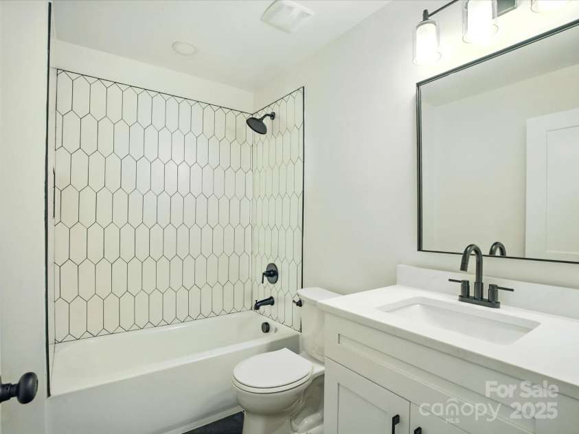 5331 Coburg Avenue, Charlotte, NC 28215.  MLS# CAR4290104, YatesRealty ID 32860. 