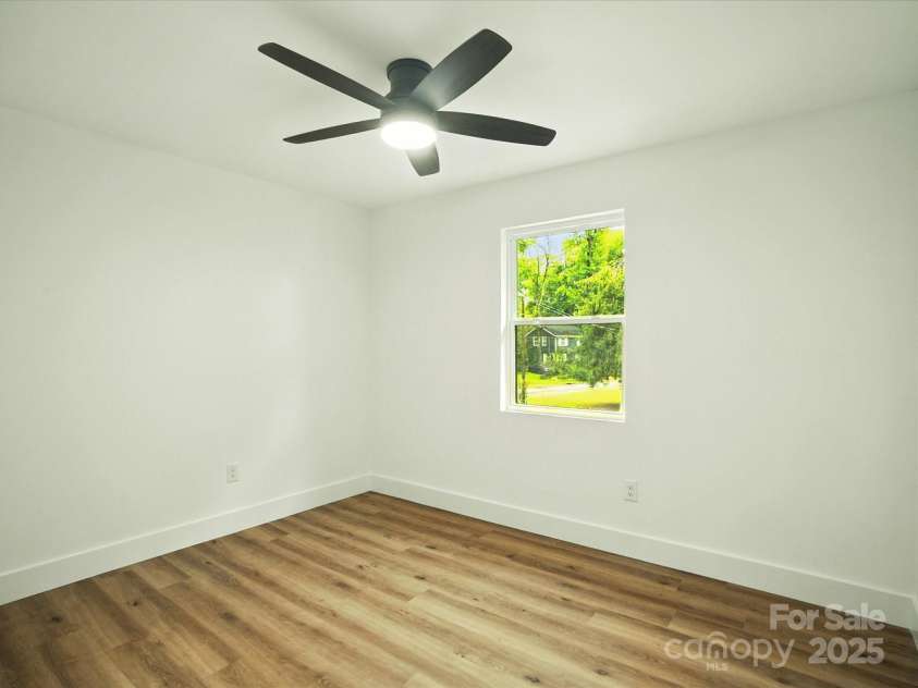 5331 Coburg Avenue, Charlotte, NC 28215.  MLS# CAR4290104, YatesRealty ID 32860. 