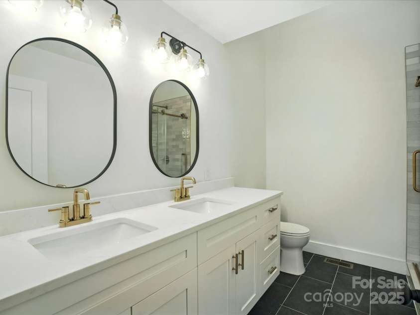 5331 Coburg Avenue, Charlotte, NC 28215.  MLS# CAR4290104, YatesRealty ID 32860. 