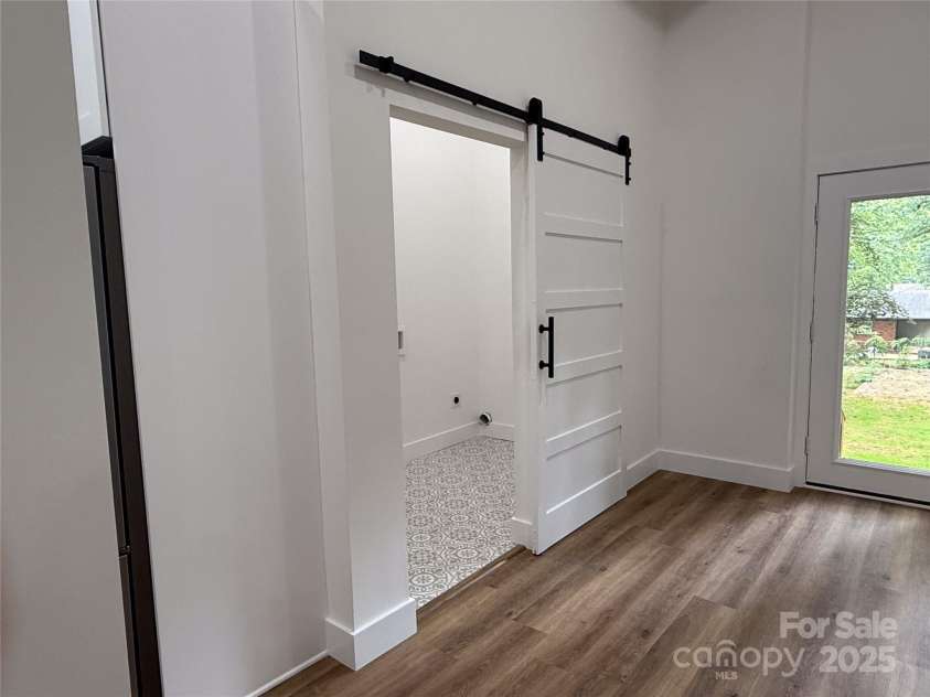 5331 Coburg Avenue, Charlotte, NC 28215.  MLS# CAR4290104, YatesRealty ID 32860. 
