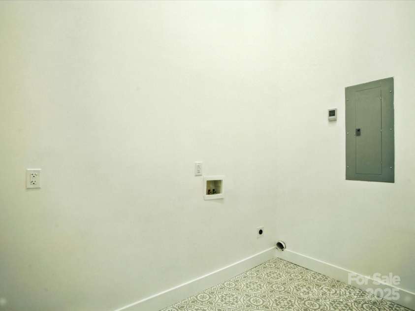 5331 Coburg Avenue, Charlotte, NC 28215.  MLS# CAR4290104, YatesRealty ID 32860. 
