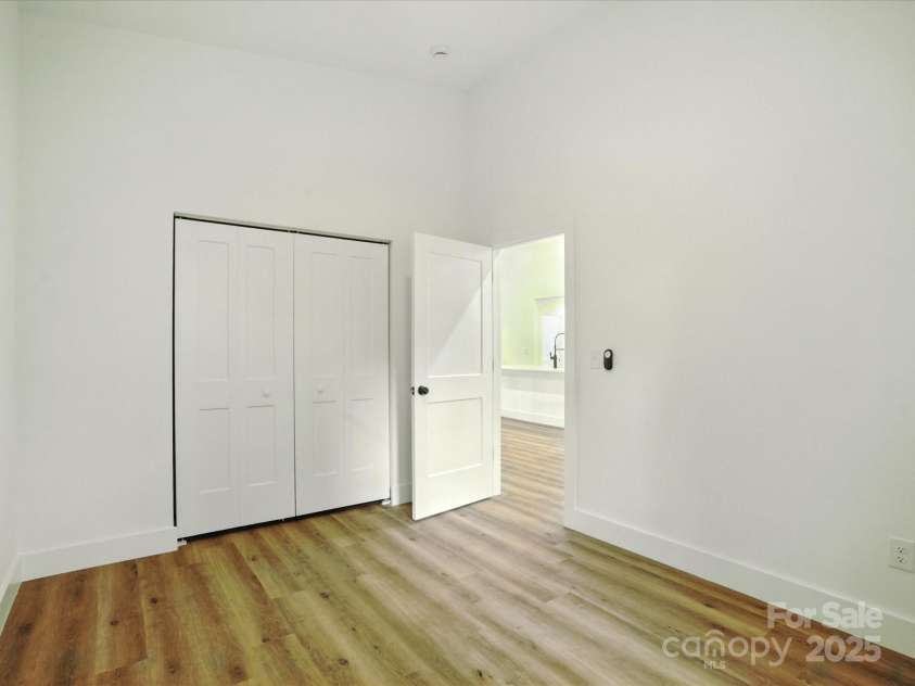 5331 Coburg Avenue, Charlotte, NC 28215.  MLS# CAR4290104, YatesRealty ID 32860. 