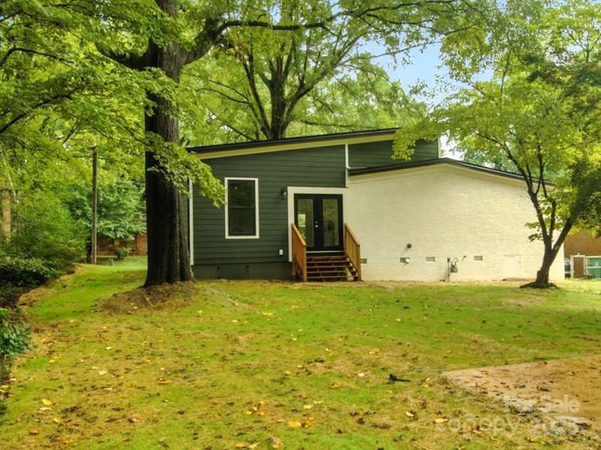 5331 Coburg Avenue, Charlotte, NC 28215.  MLS# CAR4290104, YatesRealty ID 32860. 