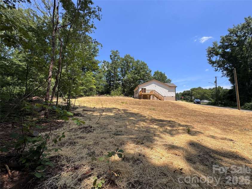 1980 Hillgate Avenue, Gastonia, NC 28054.  MLS# CAR4397191, YatesRealty ID 32861. 