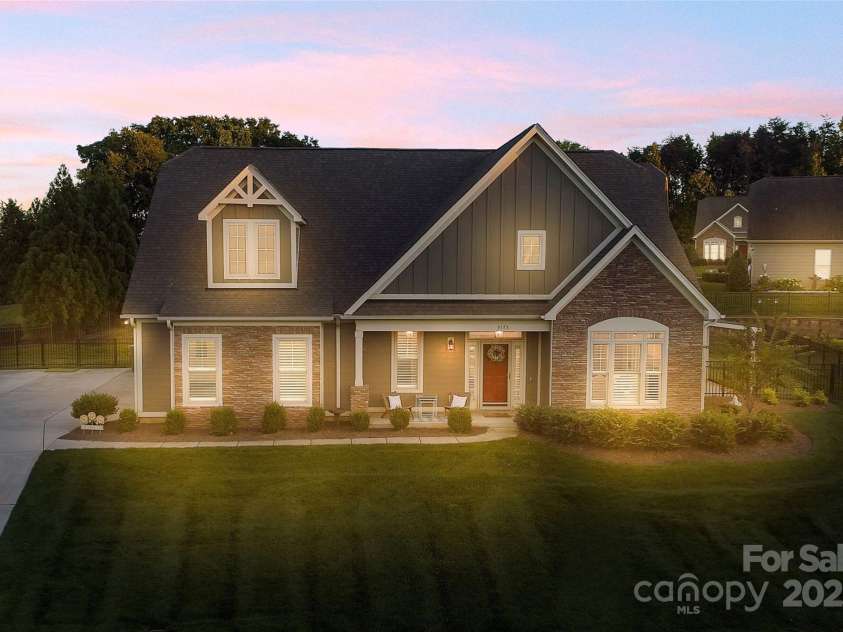 3173 Yosemite Court, Gastonia, NC 28056.  MLS# CAR4311435, YatesRealty ID 32861. 