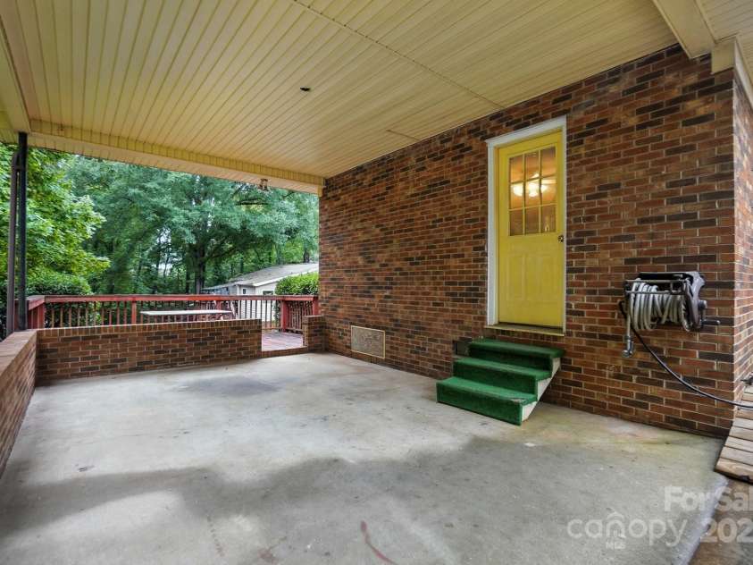 706 Stowe Drive, Lowell, NC 28098.  MLS# CAR4292362, YatesRealty ID 32862. 