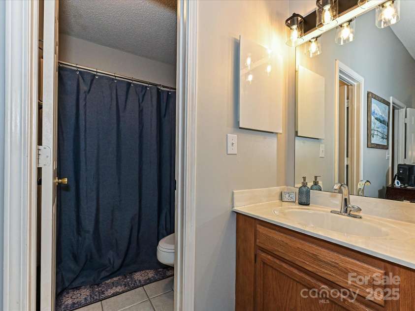 9305 Four Mile Creek Road, Charlotte, NC 28277.  MLS# CAR4244964, YatesRealty ID 32863. 