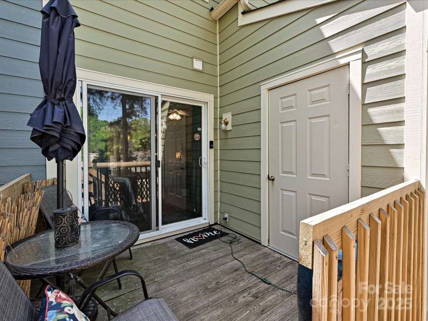 9305 Four Mile Creek Road, Charlotte, NC 28277.  MLS# CAR4244964, YatesRealty ID 32863. 