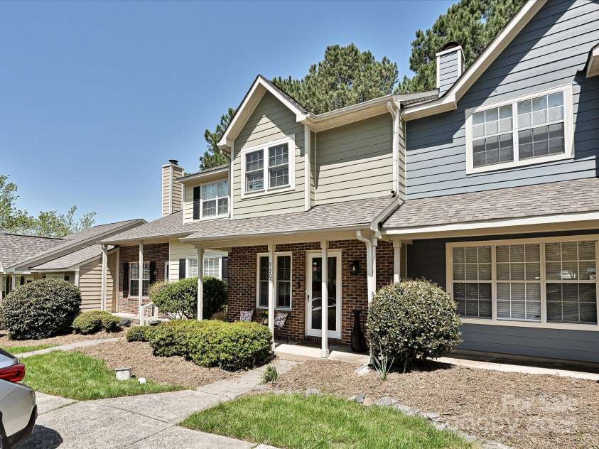 9305 Four Mile Creek Road, Charlotte, NC 28277.  MLS# CAR4244964, YatesRealty ID 32863. 