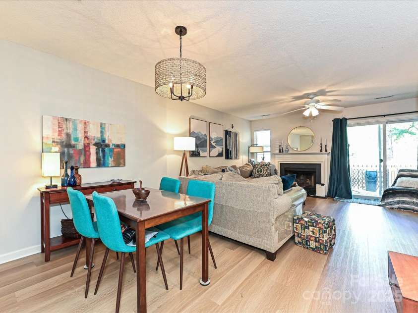 9305 Four Mile Creek Road, Charlotte, NC 28277.  MLS# CAR4244964, YatesRealty ID 32863. Beautiful and bright open plan at Arbourgate Meadows