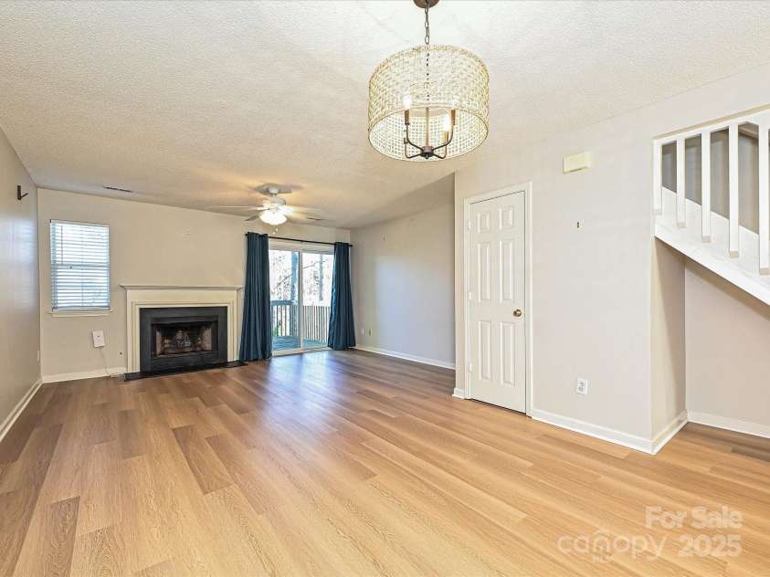 9305 Four Mile Creek Road, Charlotte, NC 28277.  MLS# CAR4332192, YatesRealty ID 32863. Dining Area/Living Room