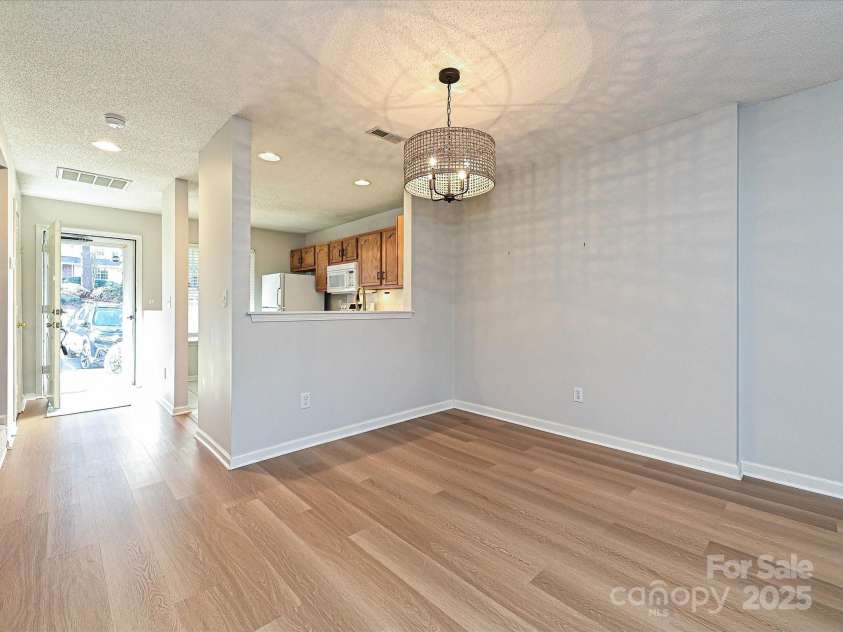 9305 Four Mile Creek Road, Charlotte, NC 28277.  MLS# CAR4332192, YatesRealty ID 32863. Dining Room