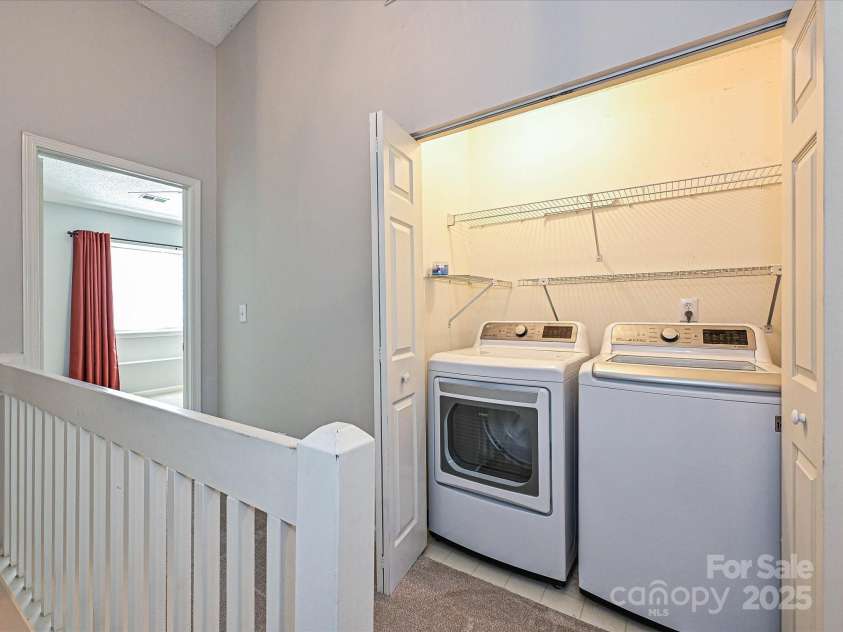 9305 Four Mile Creek Road, Charlotte, NC 28277.  MLS# CAR4332192, YatesRealty ID 32863. Washer and Dryer are included!