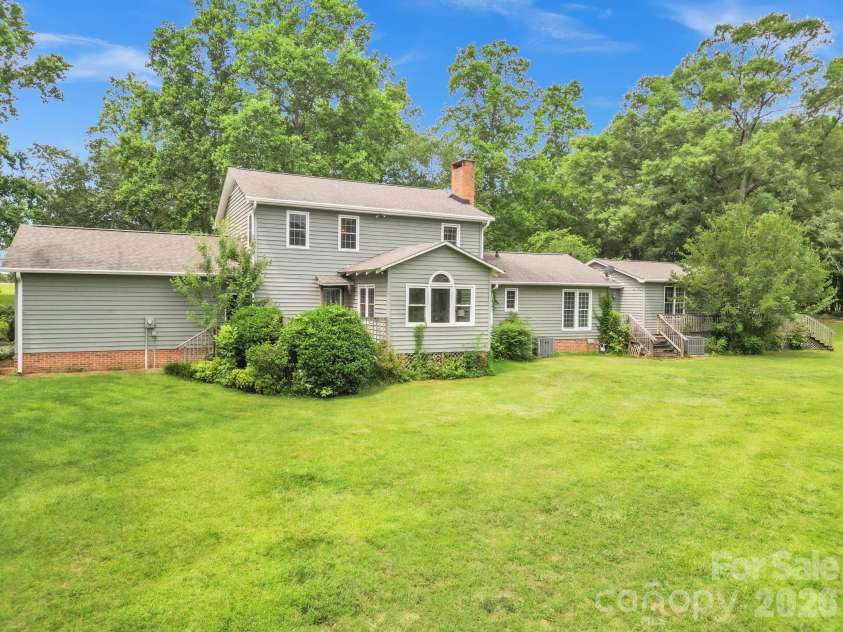 412 Smith Road, Landrum, SC 29356.  MLS# CAR4397235, YatesRealty ID 32865. 