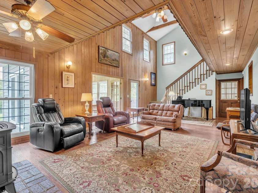 412 Smith Road, Landrum, SC 29356.  MLS# CAR4397235, YatesRealty ID 32865. 
