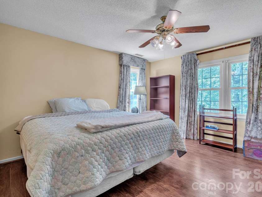 412 Smith Road, Landrum, SC 29356.  MLS# CAR4397235, YatesRealty ID 32865. 