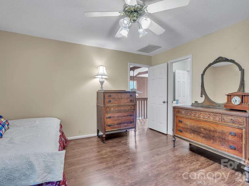 412 Smith Road, Landrum, SC 29356.  MLS# CAR4397235, YatesRealty ID 32865. 