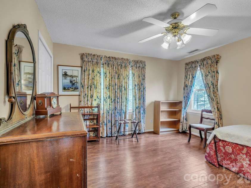 412 Smith Road, Landrum, SC 29356.  MLS# CAR4397235, YatesRealty ID 32865. 