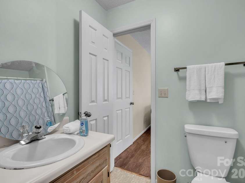 412 Smith Road, Landrum, SC 29356.  MLS# CAR4397235, YatesRealty ID 32865. 