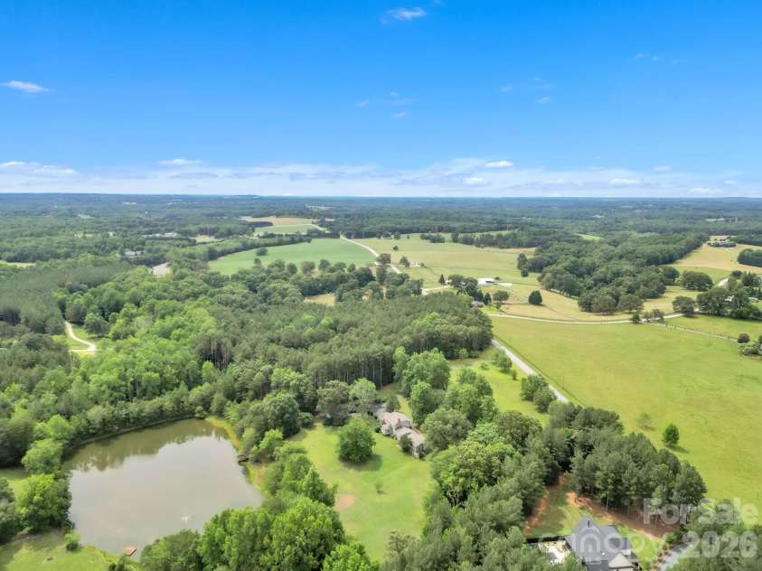 412 Smith Road, Landrum, SC 29356.  MLS# CAR4397235, YatesRealty ID 32865. 