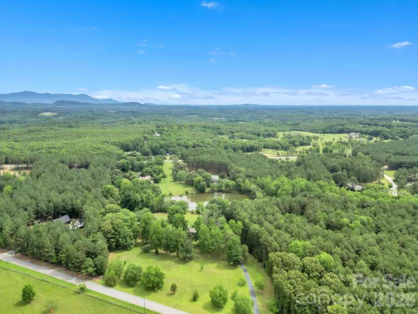 412 Smith Road, Landrum, SC 29356.  MLS# CAR4397235, YatesRealty ID 32865. 