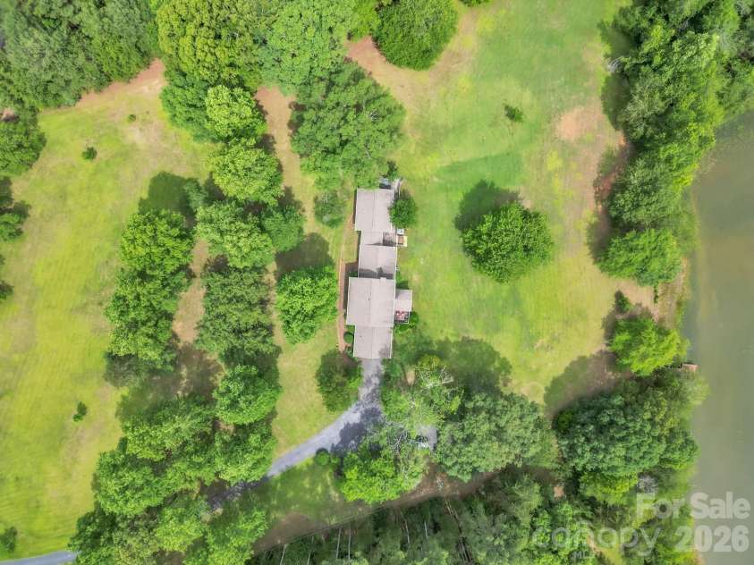 412 Smith Road, Landrum, SC 29356.  MLS# CAR4397235, YatesRealty ID 32865. 
