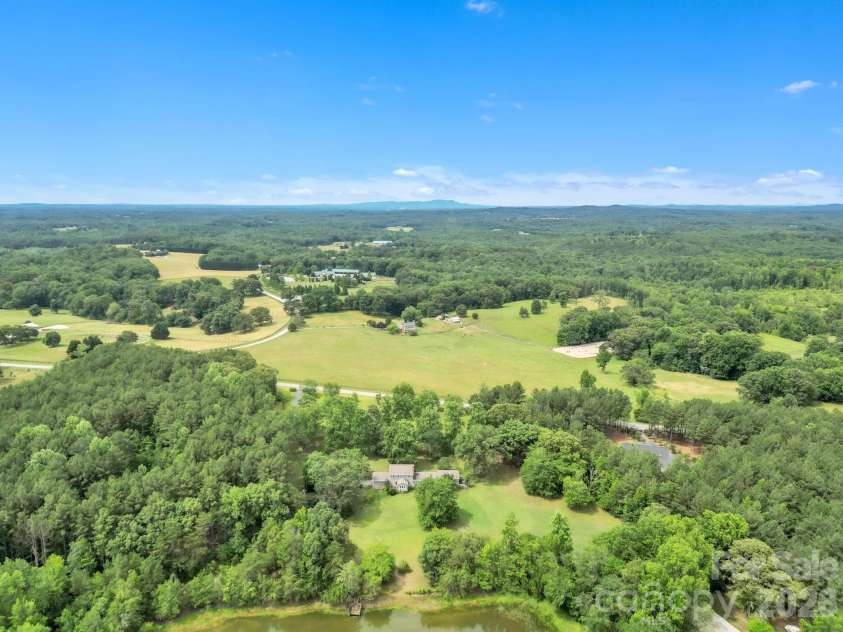 412 Smith Road, Landrum, SC 29356.  MLS# CAR4397235, YatesRealty ID 32865. 