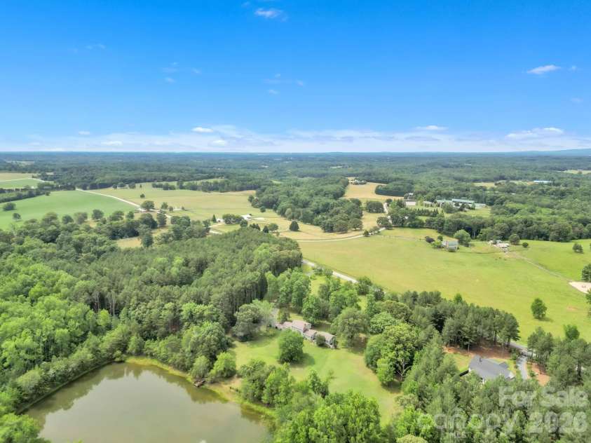 412 Smith Road, Landrum, SC 29356.  MLS# CAR4397235, YatesRealty ID 32865. 