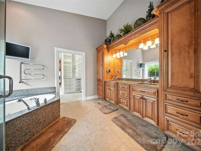 111 Keel Court, Mooresville, NC 28117.  MLS# CAR4287442, YatesRealty ID 32866. Primary Bath