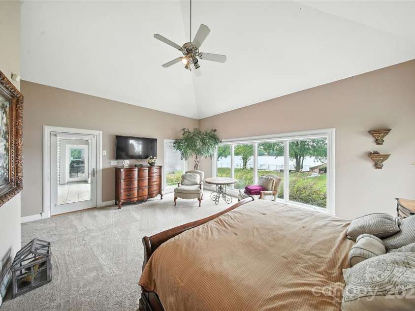 111 Keel Court, Mooresville, NC 28117.  MLS# CAR4287442, YatesRealty ID 32866. Primary Bedroom