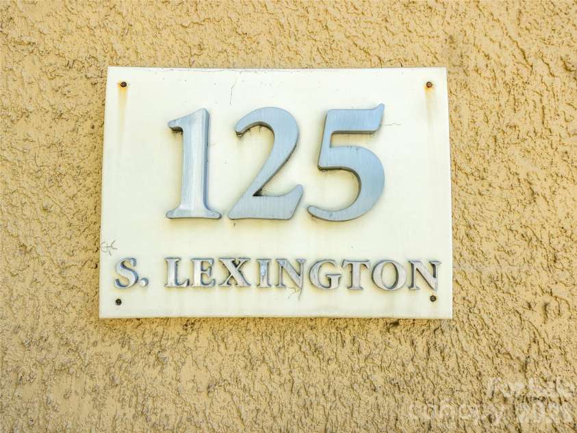 125 Lexington Avenue, Asheville, NC 28801.  MLS# CAR4419292, YatesRealty ID 32867. 
