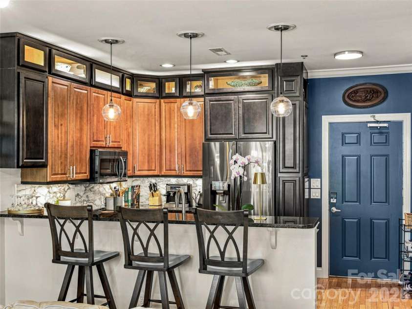 125 Lexington Avenue, Asheville, NC 28801.  MLS# CAR4419292, YatesRealty ID 32867. 