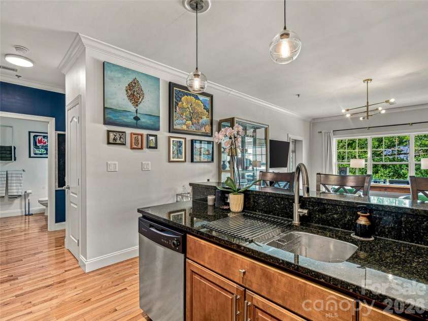 125 Lexington Avenue, Asheville, NC 28801.  MLS# CAR4419292, YatesRealty ID 32867. 