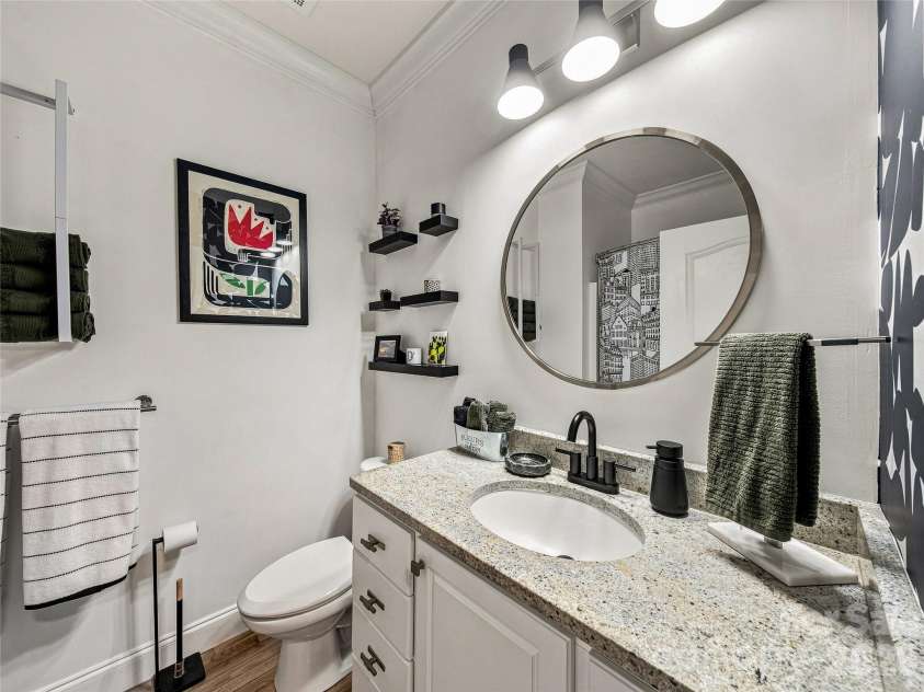 125 Lexington Avenue, Asheville, NC 28801.  MLS# CAR4419292, YatesRealty ID 32867. 