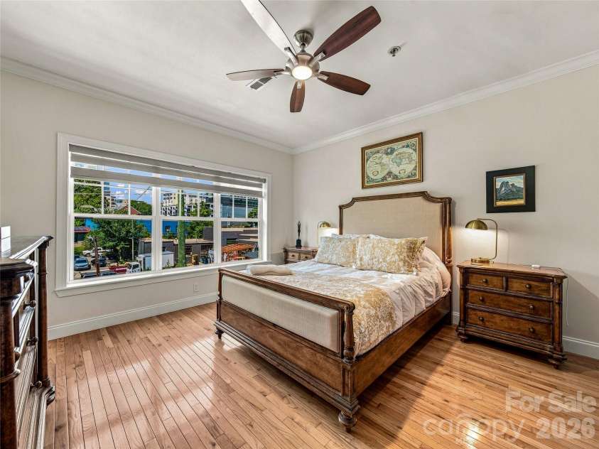 125 Lexington Avenue, Asheville, NC 28801.  MLS# CAR4419292, YatesRealty ID 32867. 