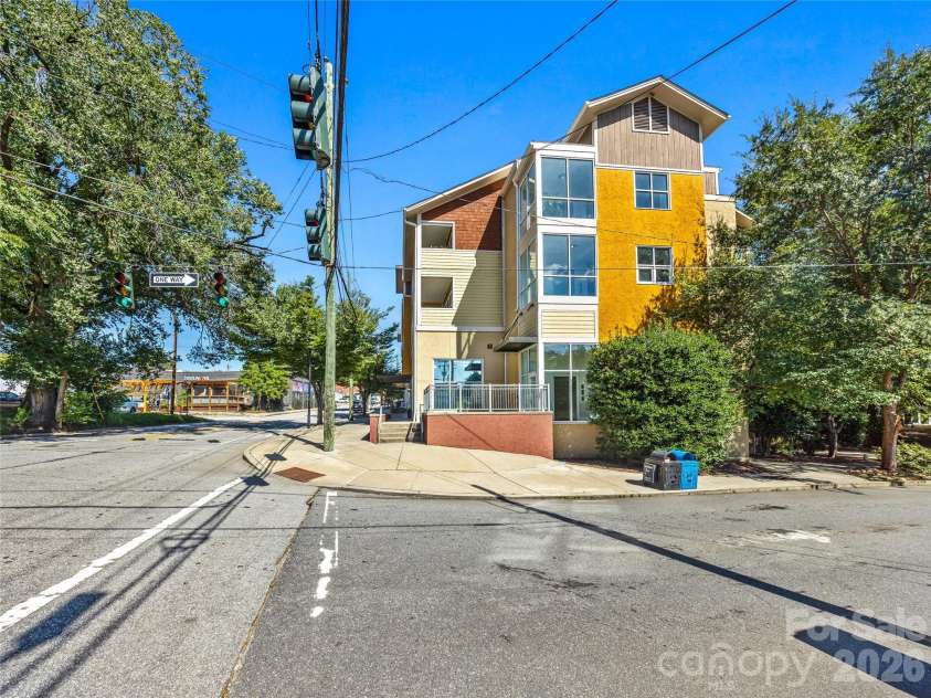 125 Lexington Avenue, Asheville, NC 28801.  MLS# CAR4419292, YatesRealty ID 32867. 