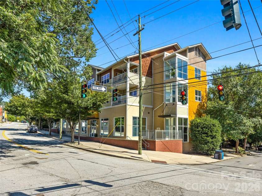 125 Lexington Avenue, Asheville, NC 28801.  MLS# CAR4419292, YatesRealty ID 32867. 
