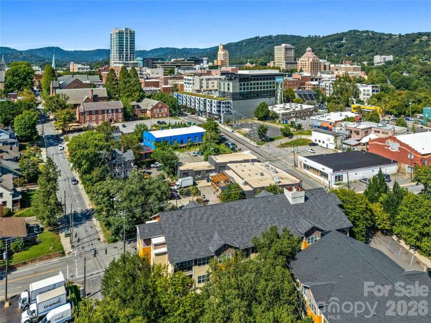 125 Lexington Avenue, Asheville, NC 28801.  MLS# CAR4419292, YatesRealty ID 32867. 