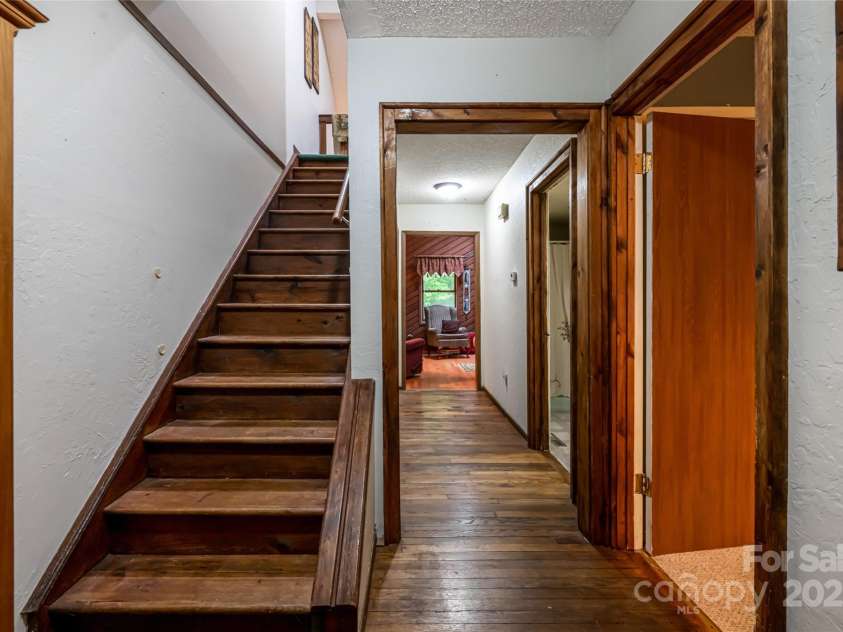 5 Creekside Drive, Maggie Valley, NC 28751.  MLS# CAR4256748, YatesRealty ID 32868. 