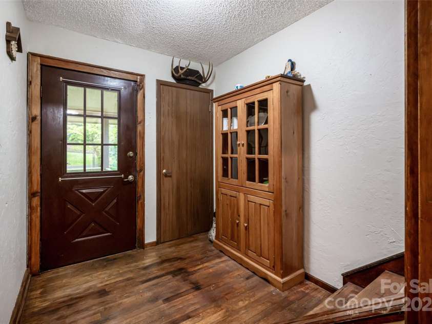 5 Creekside Drive, Maggie Valley, NC 28751.  MLS# CAR4256748, YatesRealty ID 32868. 