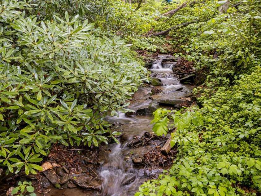 5 Creekside Drive, Maggie Valley, NC 28751.  MLS# CAR4256748, YatesRealty ID 32868. 