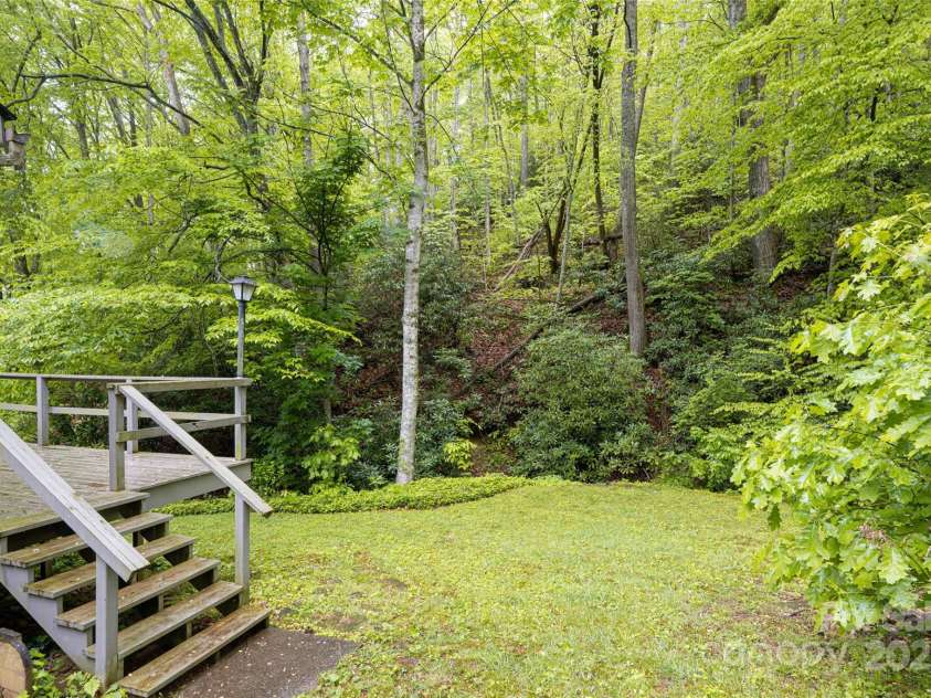 5 Creekside Drive, Maggie Valley, NC 28751.  MLS# CAR4256748, YatesRealty ID 32868. 