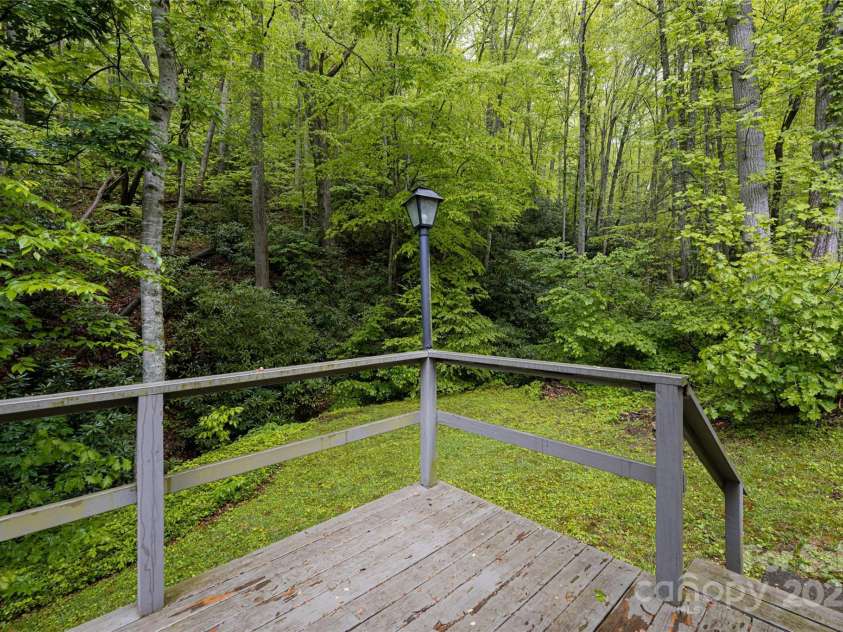 5 Creekside Drive, Maggie Valley, NC 28751.  MLS# CAR4256748, YatesRealty ID 32868. 